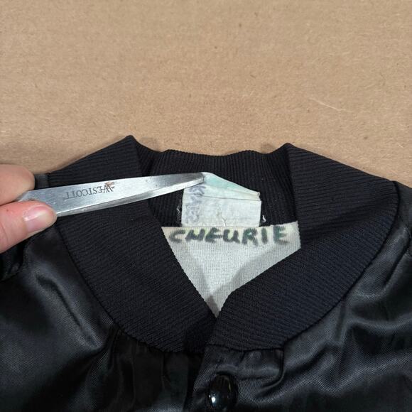 Vintage 1989 American Finals Rodeo Jacket Black Satin Bomber Embroidered Western - Picture 8 of 9